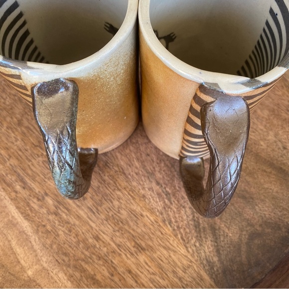 Two Gorgeous Hand-Thrown Studio Art Turtle Pottery Mugs Signed Artist:  … - Picture 9 of 10